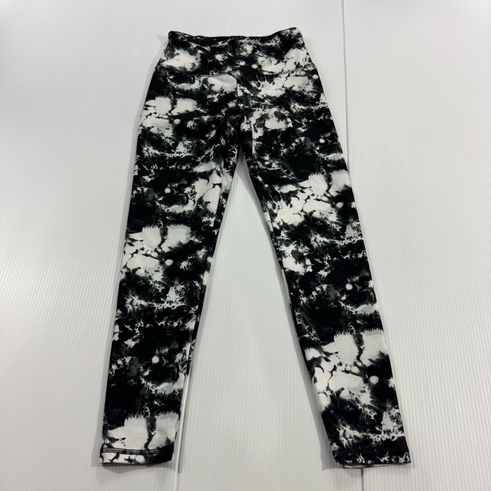 570. Women’s Balance Collection Black and White Tie-Dye Leggings (S)